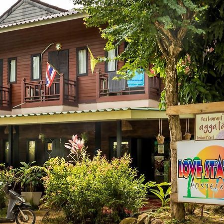 Love Station Hostel Baan Tai Exterior foto
