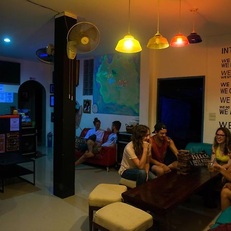 Love Station Hostel Baan Tai Exterior foto