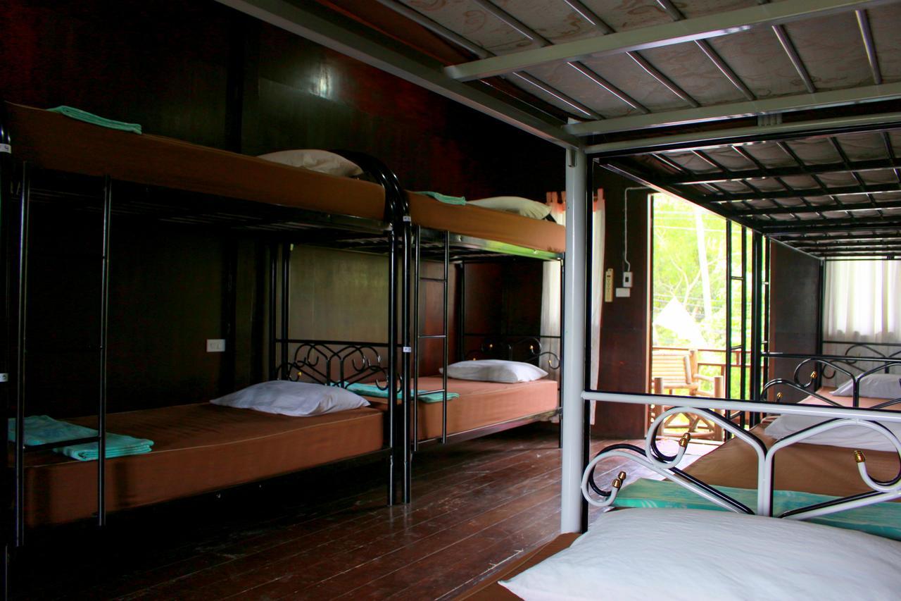 Love Station Hostel Baan Tai Exterior foto