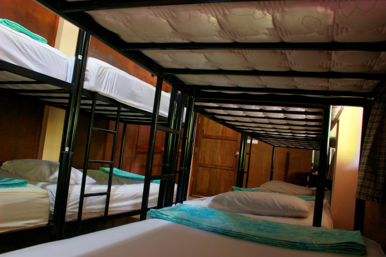 Love Station Hostel Baan Tai Exterior foto